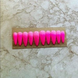 Press ons “flamingo” set of 10